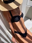 BLACK MOLLY GÓRA BIKINI